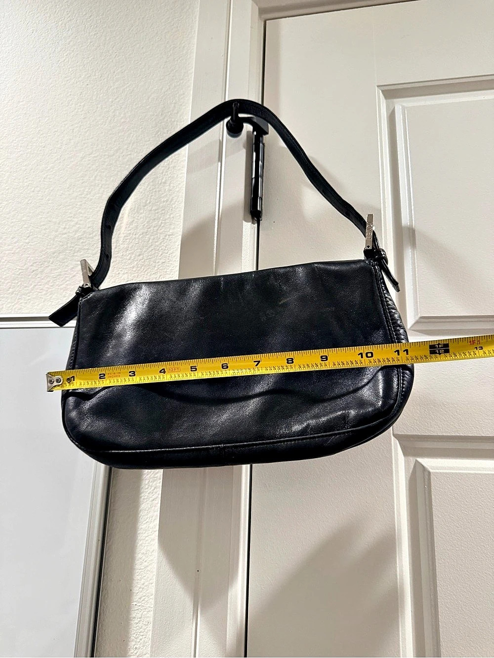Fendi Black Leather Shoulder Bag - Picture 6 of 7